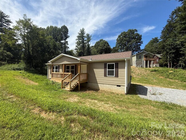 Building Photo - 204 Oscelake Way