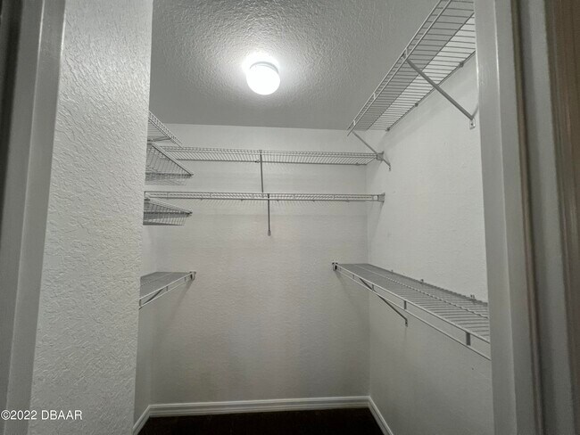 Building Photo - 100 Grey Widgeon Ct