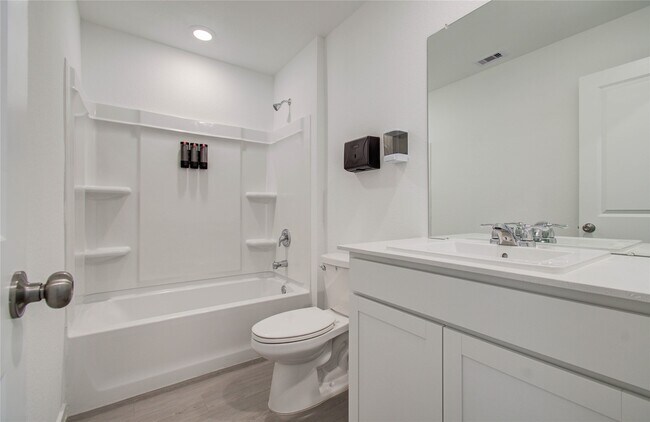 Building Photo - 14845 N Ascot Bnd Cir