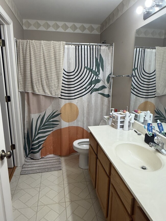 Building Photo - 2717 Glenwood Ct