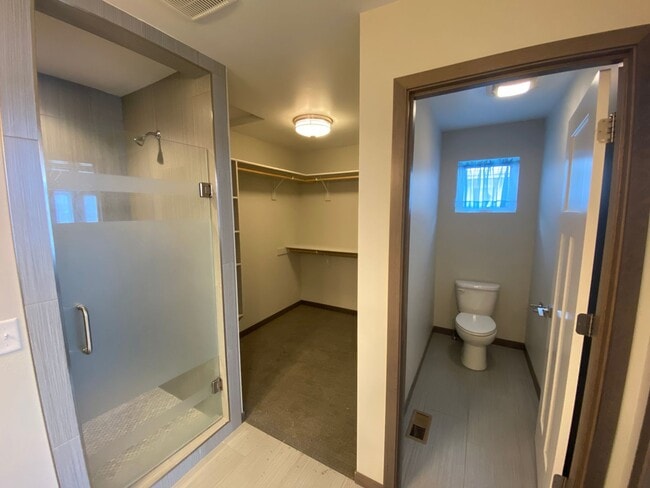 Building Photo - 1078 Oak Park Dr