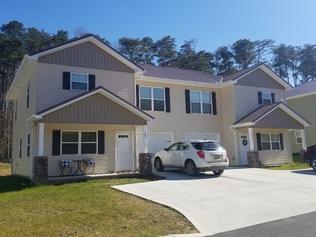 Building Photo - Coming in to Sevierville in January!!!