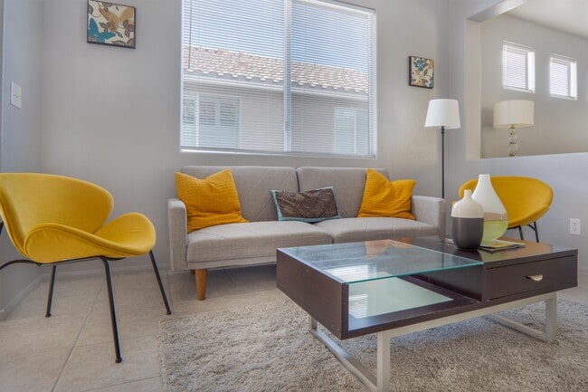 Building Photo - 2401 Predera Ave