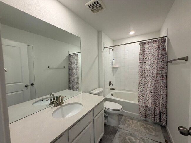Building Photo - Modern Duplex Near Cherry Creek Trail with Quartz Kitchen, Loft & Low-Maintenance Living