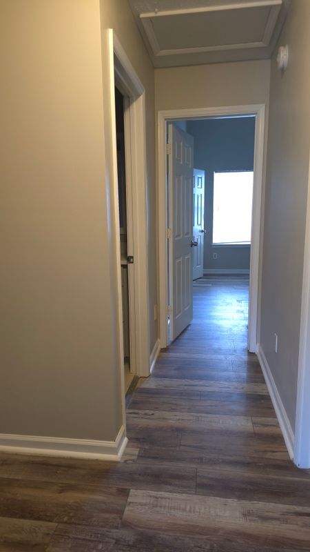 Building Photo - 10480 Summer Creek Dr