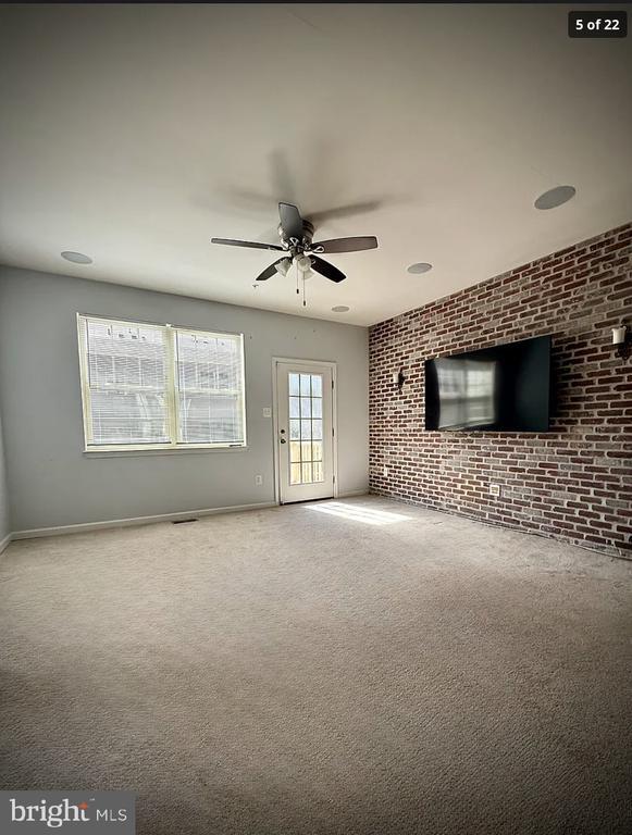 Building Photo - 2724 Downing Ln
