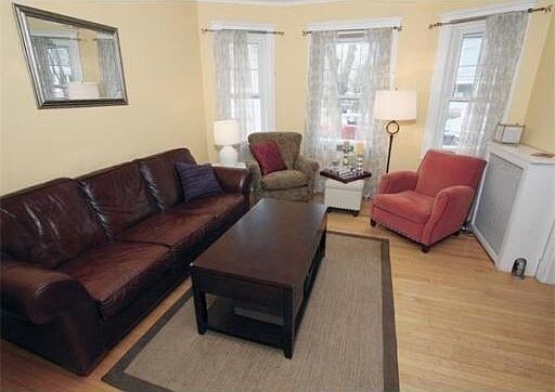 Living room - 502 Huron Ave