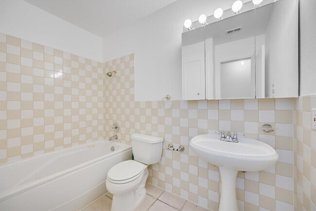 Building Photo - 11803 Broad Oaks Dr