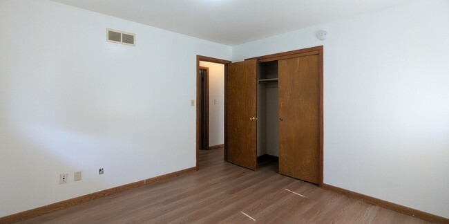 Building Photo - Spacious 3-Bedroom, 2-Bathroom Home