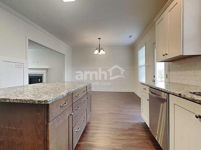 Building Photo - 1016 Carter Ridge Dr