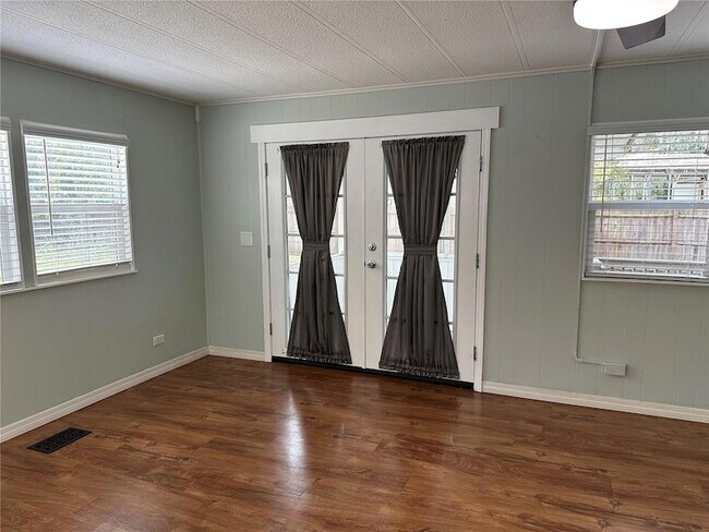 Building Photo - 24007 River Rd