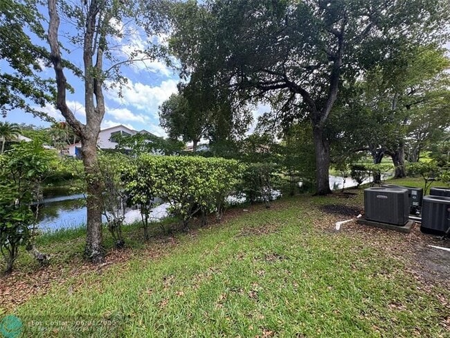 Building Photo - 12222 Royal Palm Blvd