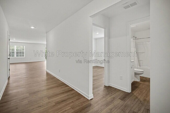 Building Photo - 319 W 18th St