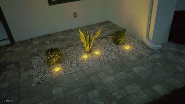 Building Photo - 2718 Helen Pl