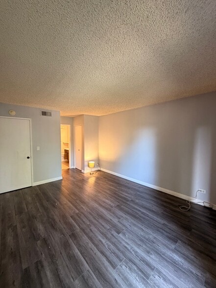 Building Photo - 576 N Bellflower Blvd