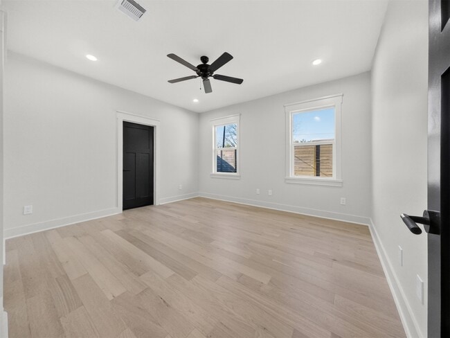 Building Photo - 5619 Chapman St