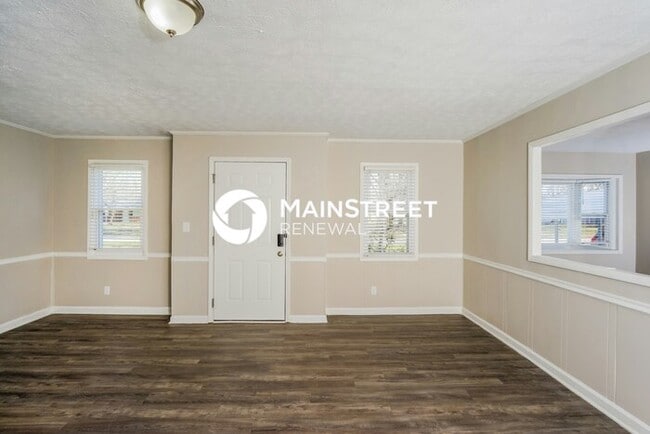Building Photo - 3 Bedroom Pet-Friendly Home in LOUISVILLE, KY with Main Street Renewal