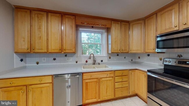 Building Photo - 2527 Bull Run Ct