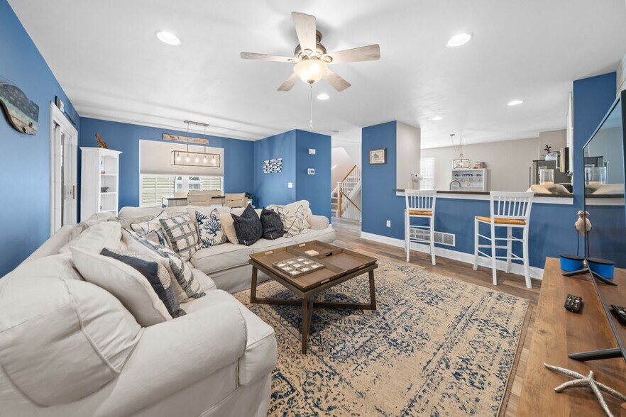 Building Photo - 17293 Queen Anne Way