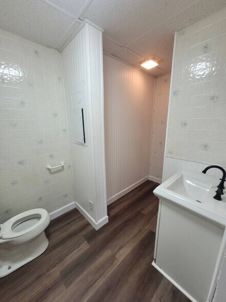 Building Photo - 2511 Watauga Rd