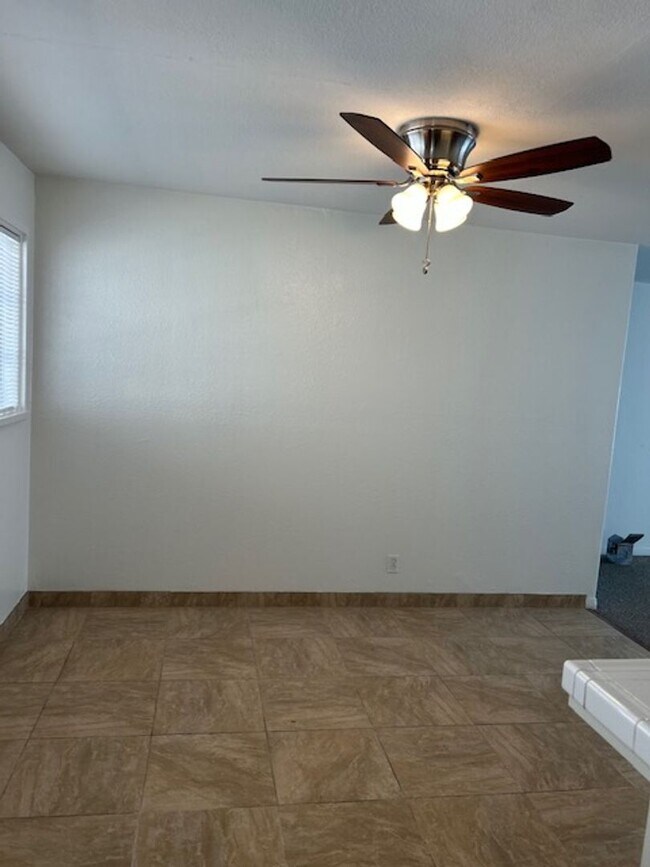 Building Photo - 267 W Amar St
