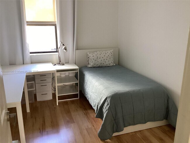 Building Photo - 460 Poinciana Island Dr