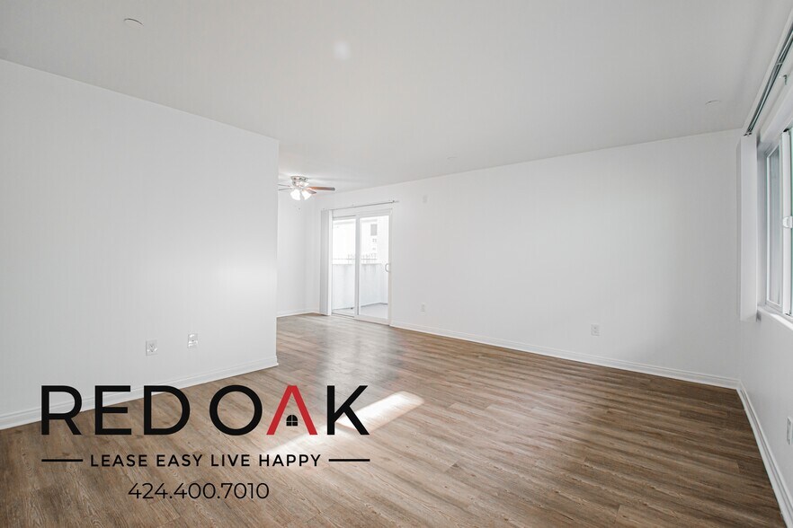 Building Photo - 326 S Westlake Ave