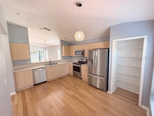 Building Photo - 11424 Coconut Island Dr