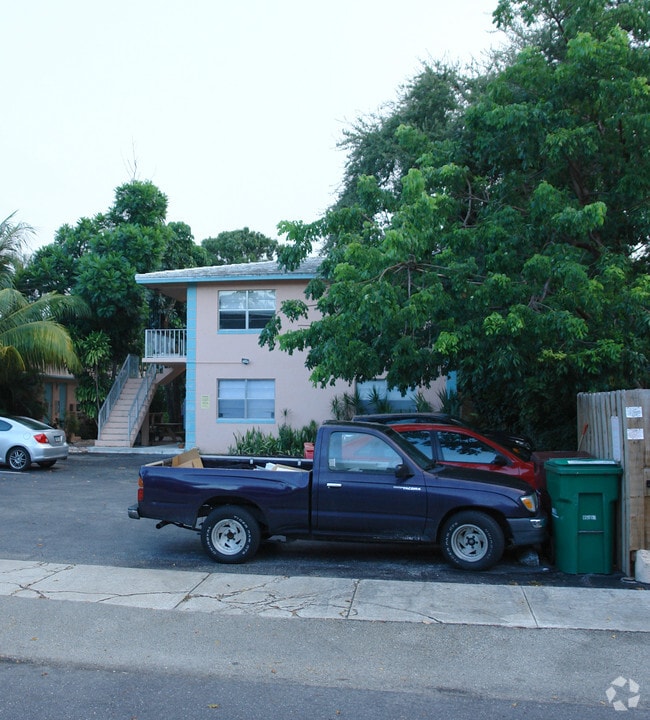 Building Photo - 10-14 SE 9th Ave