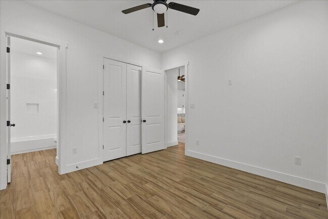 Building Photo - 266 Rd 66111