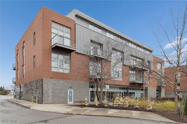 Building Photo - 55 E College St