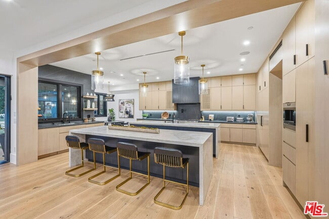 Building Photo - 16657 Oldham St