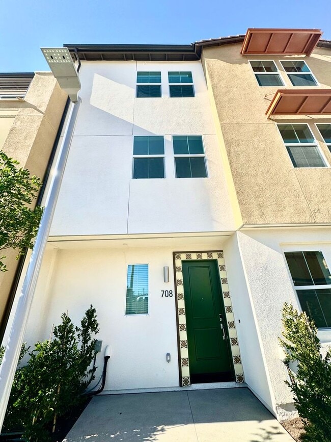 Primary Photo - Modern 3B/3B Townhome in Covina
