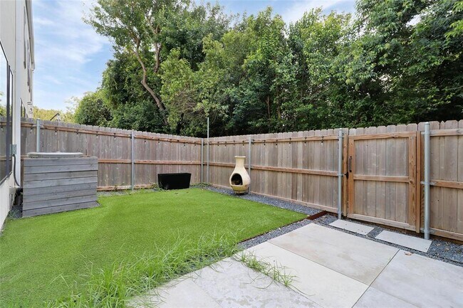 Building Photo - 6409 Berkman Dr