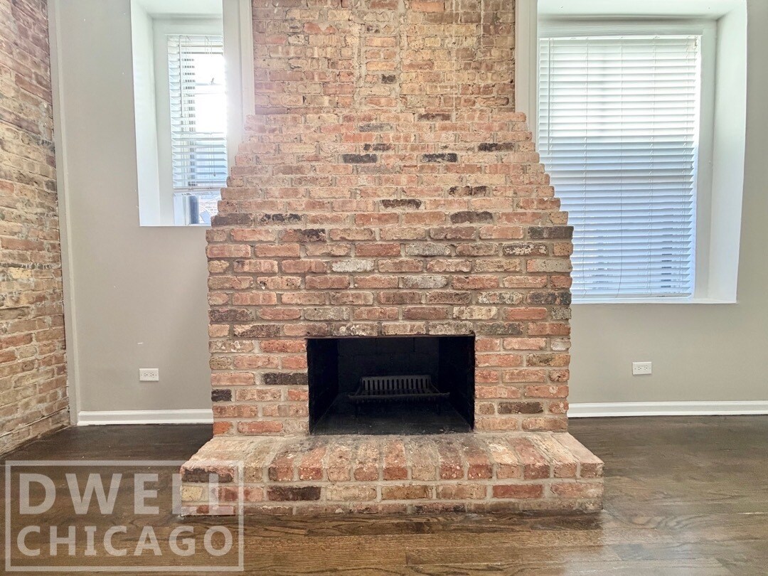 Building Photo - 3433 N Elaine Pl