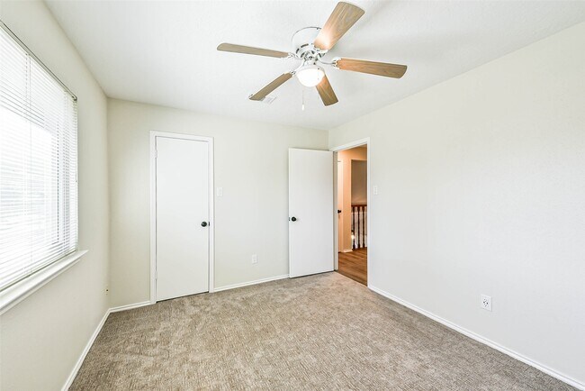 Building Photo - 22630 Round Valley Dr