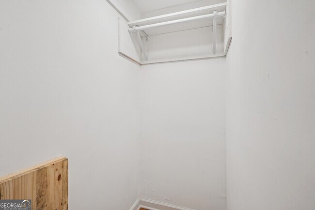 Building Photo - 1335 E Washington Ave