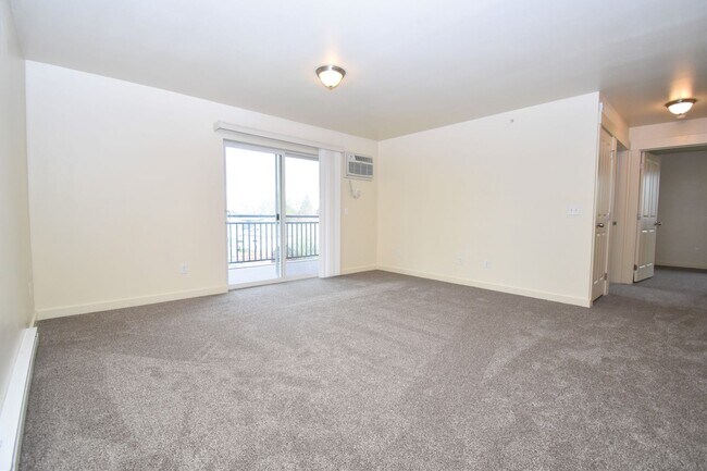 Building Photo - Centrally Located TOP Floor 2b w/ Private ...