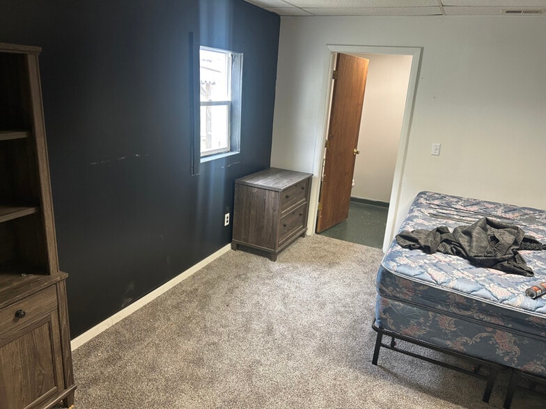 Building Photo - 1916 Hamill Ave