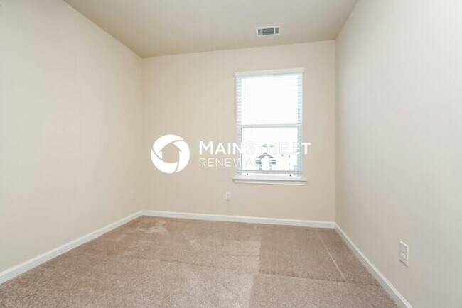 Building Photo - 3 Bedroom Pet-Friendly Home in La Vergne, TN with Main Street Renewal
