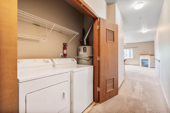 Building Photo - Immaculate 2-bdrm/2-bath, 2nd-floor, corner-unit condo in Bethany Village.  In-unit laundry, deed...