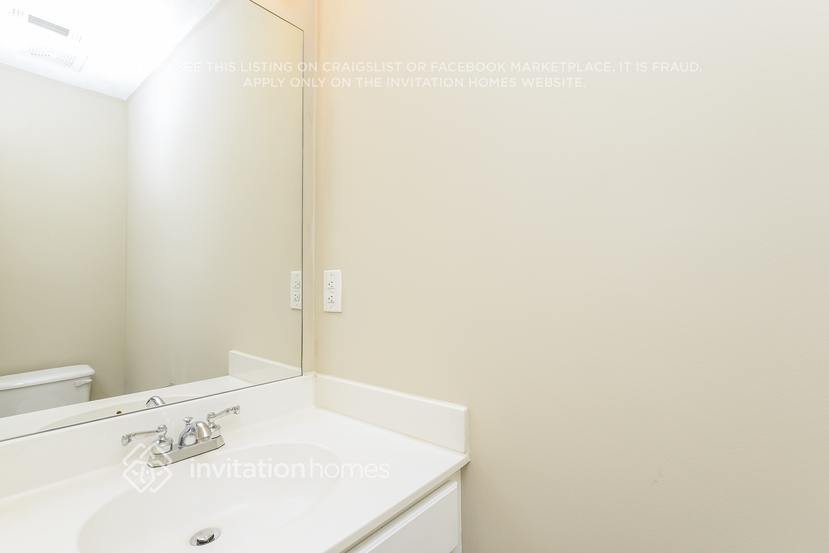 Building Photo - 5366 Spike Ln