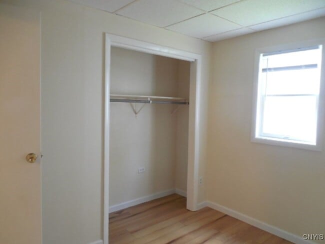 Building Photo - 835 Ann St