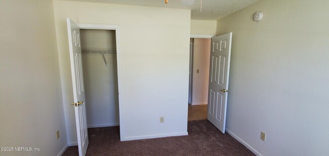 Building Photo - 2428 Cedar Trace Dr E