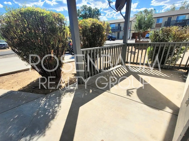 Building Photo - Charming 2-bedrooms, 1-bath downstairs 4-p...