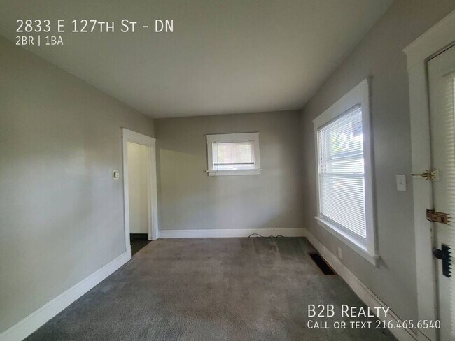 Building Photo - 2833 E 127th St