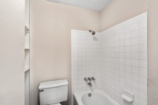 Building Photo - 2411 Cypressvine Dr