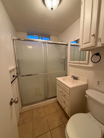 Building Photo - 881 Casselman Dr