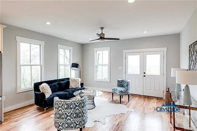 Building Photo - SWANKY 3 BEDROOM NEWER HOME IN HISTORIC CH...