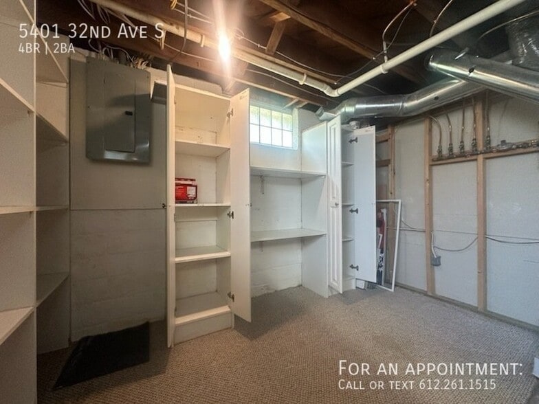 Building Photo - 5401 S 32nd Ave